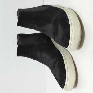 Vince Newly Chelsea high top suede sneaker woman's size 6.5.  EU 36.5